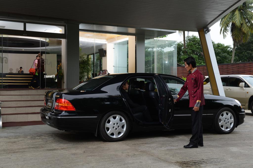 Avenue 64 Hotel Yangon Dış mekan fotoğraf