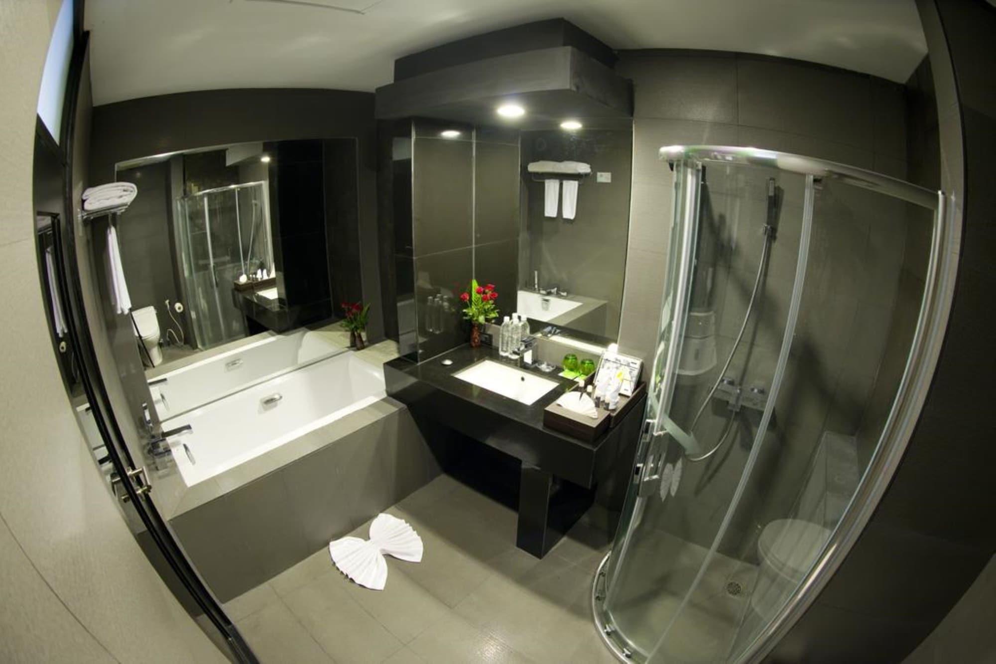 Avenue 64 Hotel Yangon Dış mekan fotoğraf