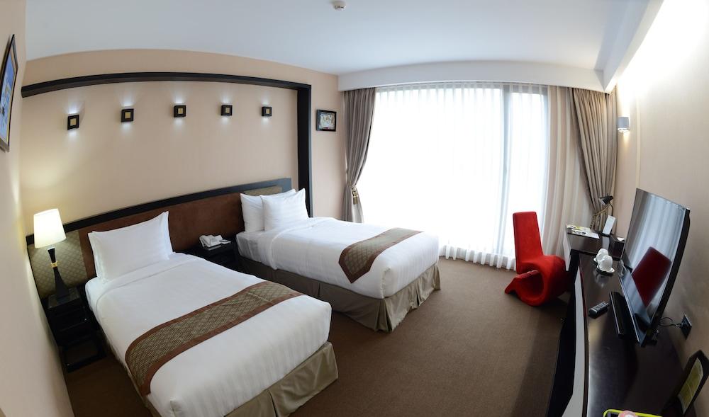 Avenue 64 Hotel Yangon Dış mekan fotoğraf