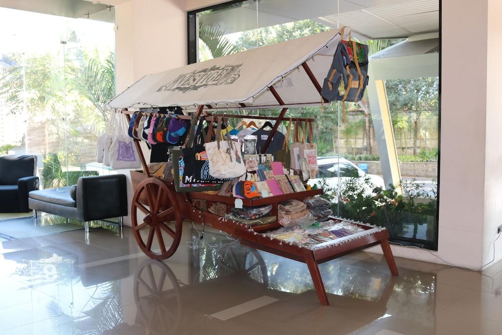 Avenue 64 Hotel Yangon Dış mekan fotoğraf