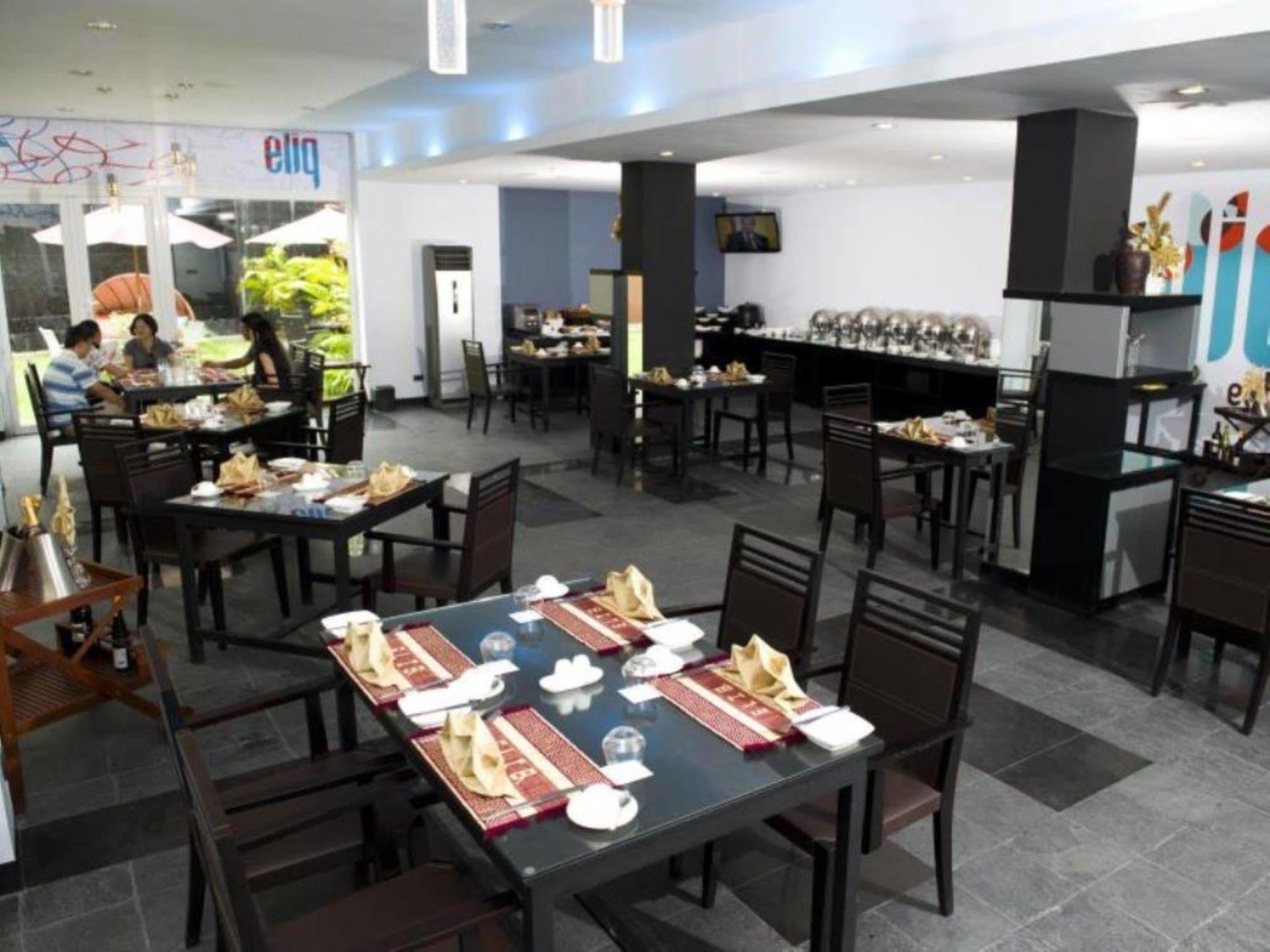 Avenue 64 Hotel Yangon Dış mekan fotoğraf