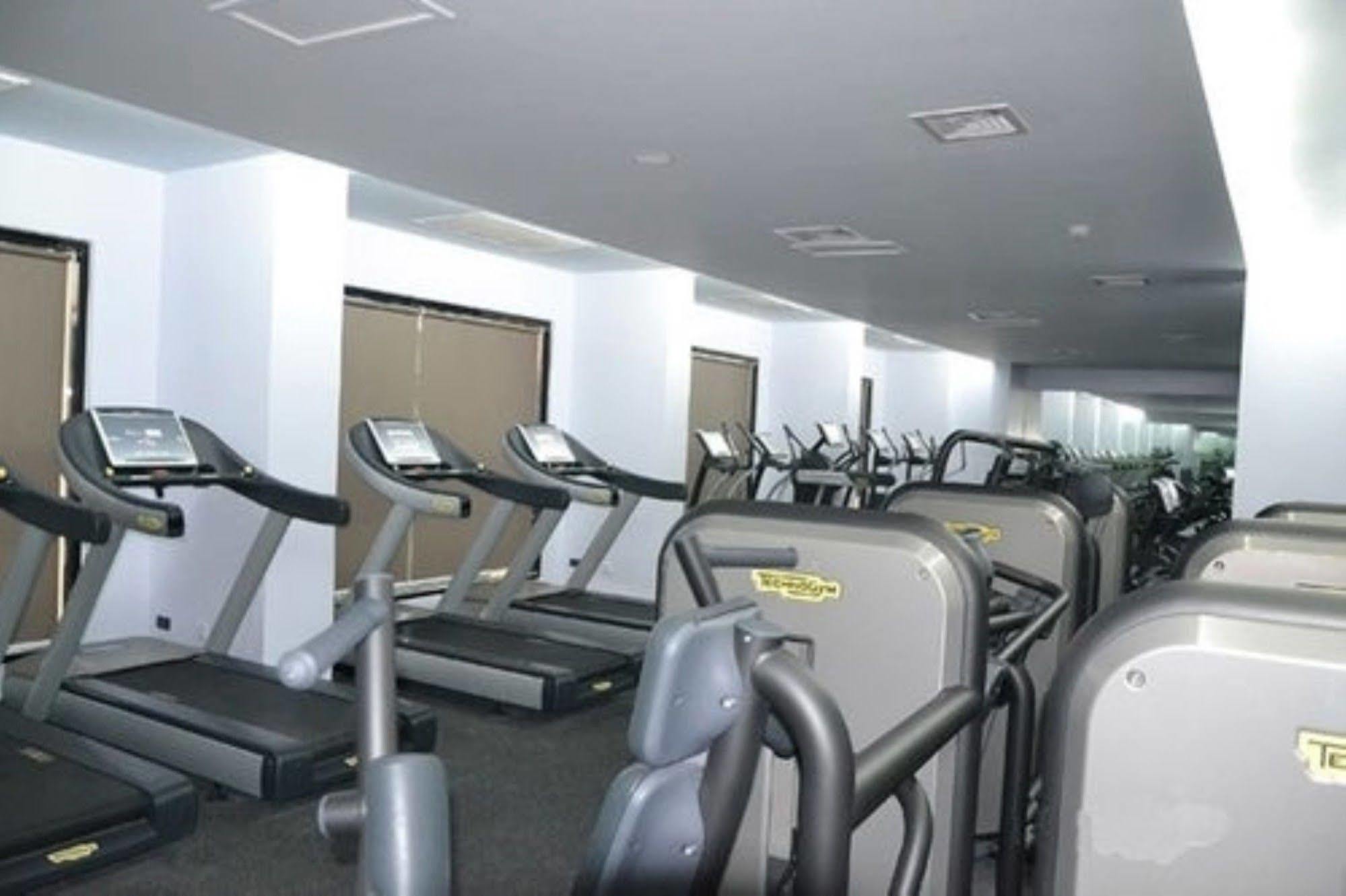 Avenue 64 Hotel Yangon Dış mekan fotoğraf